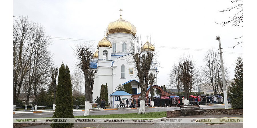 Александр Лукашенко на Пасху посещает храм в Шклове