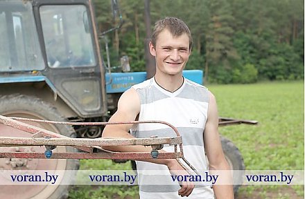 25 июня — День молодежи. Подружился  с «Беларусам» и полем