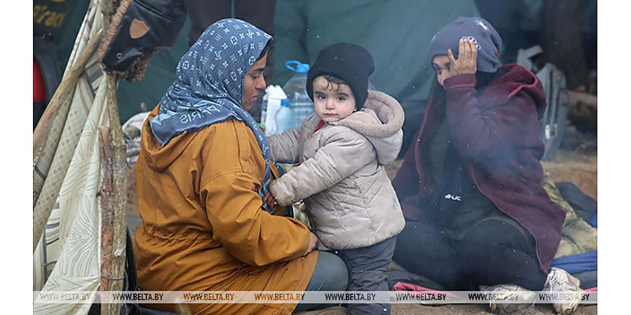 Александр Лукашенко поручил упорядочить доставку и распределение гуманитарной помощи беженцам на границе