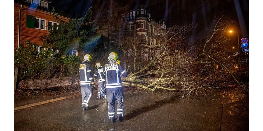 Германия борется с последствиями урагана "Иления"