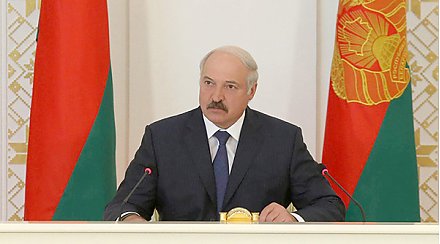 Лукашенко: произведенная продукция должна находиться не на складах, а на прилавках магазинов 