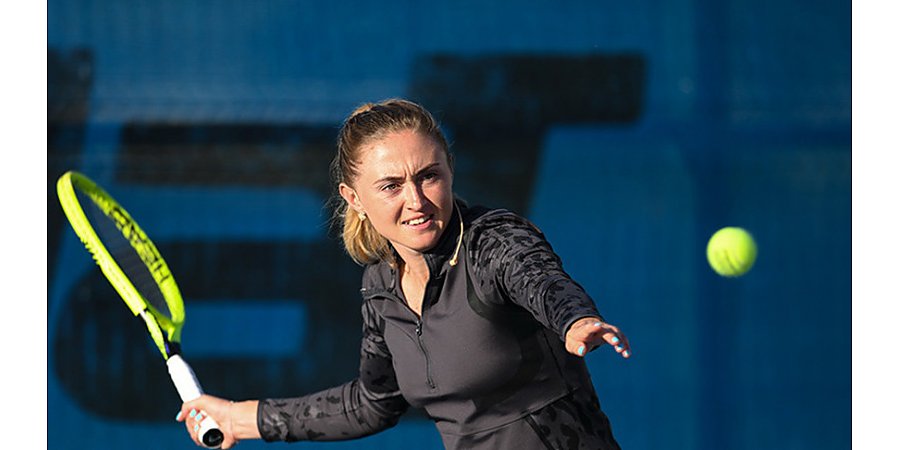 Саснович победила на старте теннисного турнира в Аделаиде