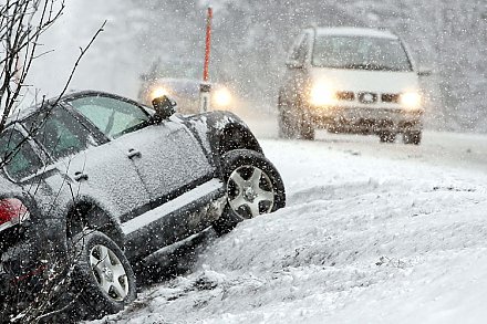 43 аварии, 2 человеческие жизни. Снегопад привел к высокой аварийности на дорогах области
