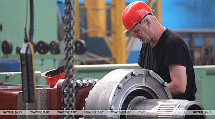Лукашенко поздравил работников машиностроительного комплекса с профессиональным праздником