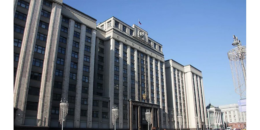 Госдума приняла поправки о лишении свободы до 15 лет за фейки о ВС РФ