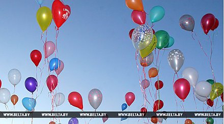 Школьники Гродненской области 1 сентября одновременно отправят в небо тысячи шаров и откроют марафон