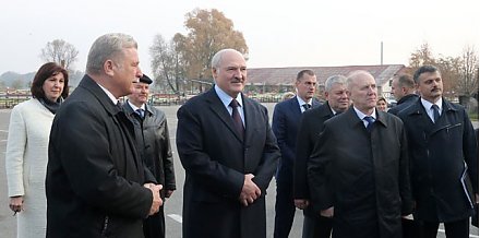 Александр Лукашенко начал посещение Гродненской области с обсуждения ситуации в сельском хозяйстве