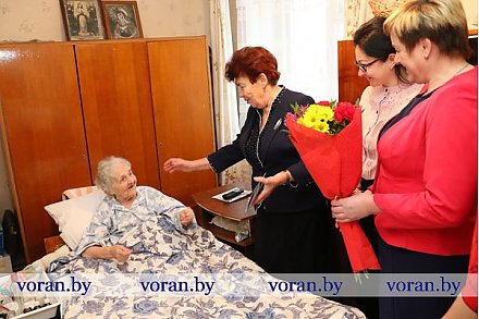 Предстоящий день рождения и стартовавшая областная акция «С Новым годом, ветеран» стали поводом для искренних поздравлений Татьяны Кузминичны Бобиной из Вороново