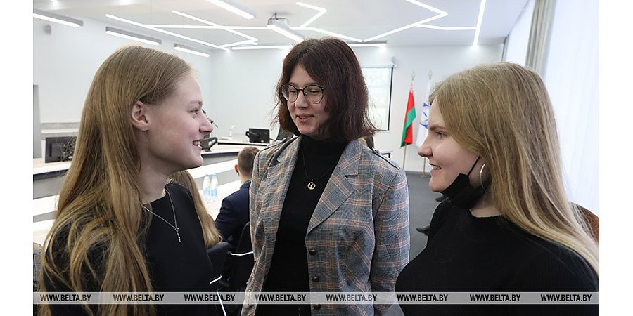 Лукашенко: люди моего поколения мечтали в первую очередь дать детям то, чего сами были лишены