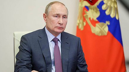 Путин в разговоре с Макроном обратил внимание на нарушения Польшей и странами Балтии прав беженцев