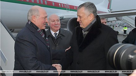 Лукашенко прибыл в Санкт-Петербург, где примет участие в саммитах ЕАЭС и СНГ