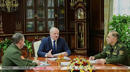 Лукашенко представили переработанный план применения совместной группировки войск Беларуси и России