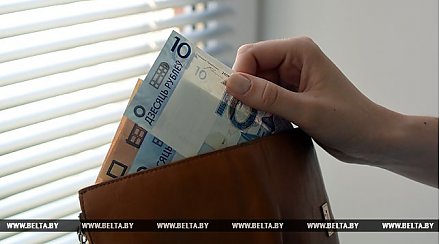 Средняя зарплата работников в октябре возросла до 841 рубля