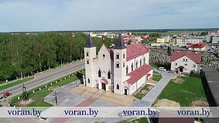 Во всех храмах Вороновщины прозвучала утренняя всебелорусская молитва «За Беларусь!» (ВИДЕО)