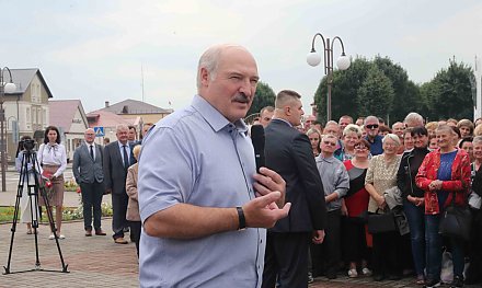 "Второй раз за неделю попадаю в рай" - чем Лукашенко удивило Ивье и его жители