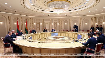 Александр Лукашенко на встрече с губернатором Пермского края: все, что можем сделать для россиян, мы всегда сделаем, и даже невозможное