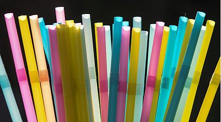 Европарламент вводит запрет на изделия из пластмассы к 2021 году