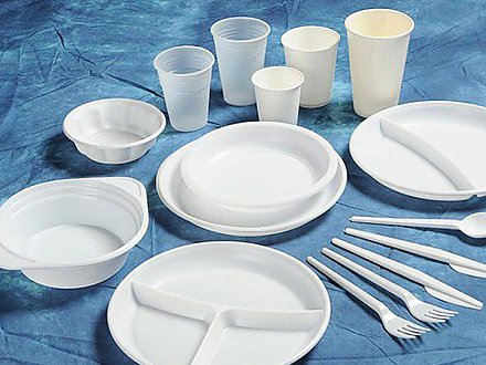 МАРТ дополнил список запрещаемой в общепите пластиковой посуды