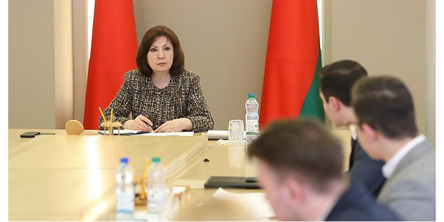 Наталья Кочанова обсудила с активом Молодежного парламента и БРСМ их деятельность и перспективы