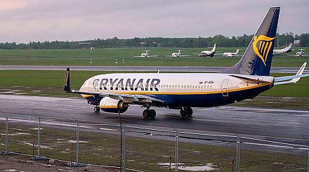 Пассажирский самолет Ryanair совершил экстренную посадку в Берлине из-за угрозы взрыва