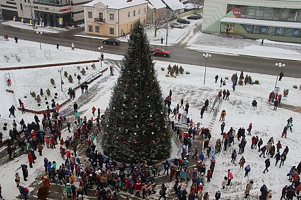 Новогодние елки во всех районах Гродненщины впервые засверкают одновременно – 8 декабря ровно в 17.30