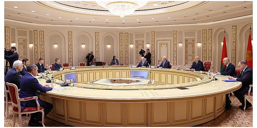 Александр Лукашенко: Беларусь и Россия делают очень большую ставку на промышленную сферу
