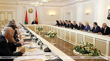 Зарплаты, занятость, цены - Лукашенко ориентирует правительство на решение значимых для общества вопросов