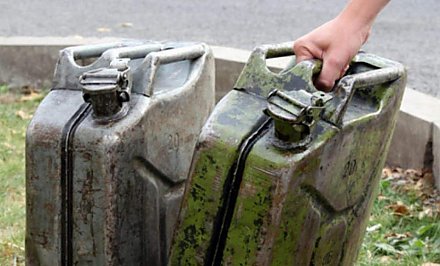 В Мостовском районе механизатор слил более 800 литров солярки