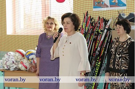 Новый спортивный инвентарь принимала сегодня Дотишская школа Вороновского района (Фото, +Видео)