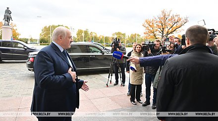 Александр Лукашенко прибыл на неформальную встречу глав государств СНГ