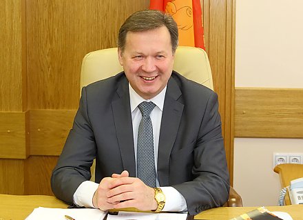 Председатель Гродненского областного Совета депутатов Игорь Жук провел прямую линию