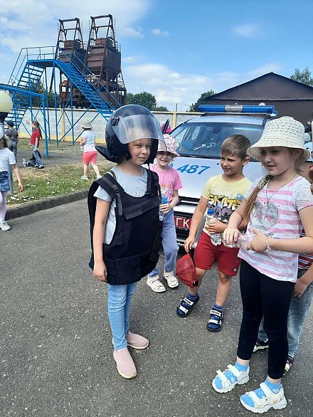 Вороновские школьники побывали на экскурсии в отделе Департаменат охраны МВД