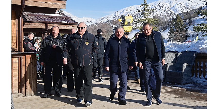 Александр Лукашенко и Шавкат Мирзиёев посетили горнолыжный комплекс под Ташкентом
