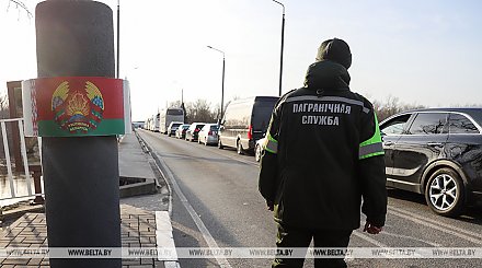 ГПК: очередь грузовиков и легковушек на въезд в Польшу продолжает увеличиваться