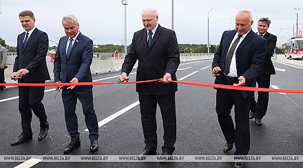 Лукашенко открыл в Витебске реконструированный путепровод "Полоцкий"