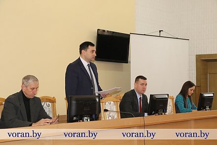 На заседании сектора спорта и туризма Вороновского райисполкома подвели итоги, обсудили перспективные задачи