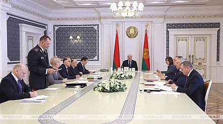 Александр Лукашенко: в Беларуси всегда рады приветствовать тех, кто искренне желает стать гражданином страны