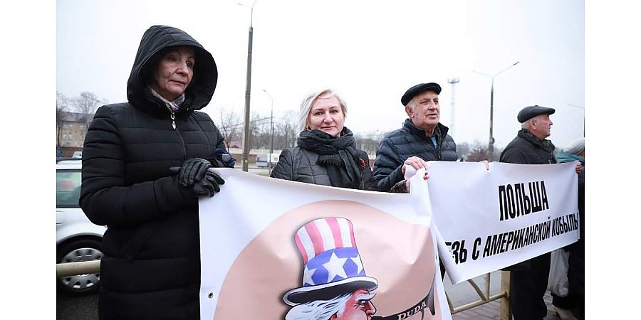 Пикет против официальной политики Варшавы прошел у Генерального консульства Польши в Гродно