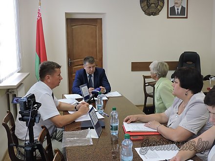 Главный инспектор по Гродненской области Сергей Ровнейко провел прием граждан в Дятлово
