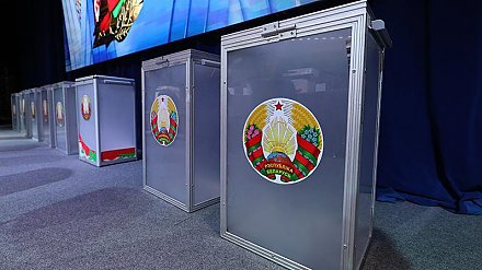 Александр Лукашенко проголосовал на выборах руководства ВНС