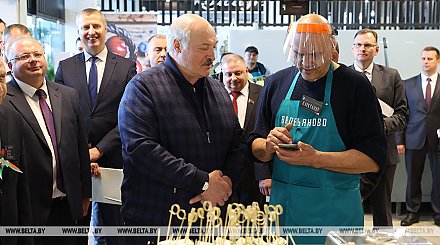 Александр Лукашенко требует навести порядок в работе продовольственных рынков и обеспечить доступ для фермеров