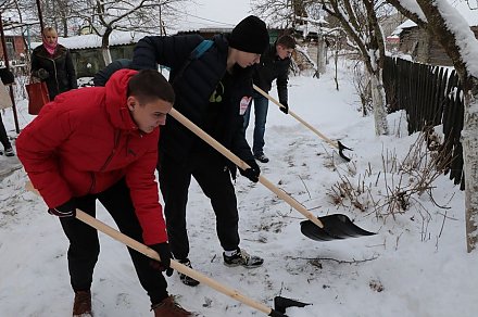 Молодежь Вороновщины поможет справиться со снегом