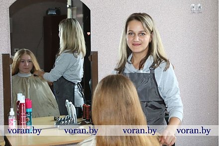 В конце июля в агрогородке Заболоть Вороновского района заработала парикмахерская. Она открылась благодаря поддержке местного сельхозпредприятия