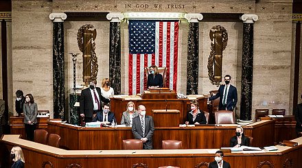 Палата представителей Конгресса США проголосовала за импичмент Трампа