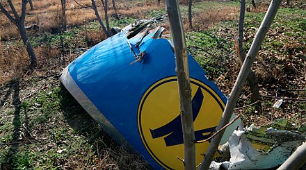 Украинский самолет в Иране был сбит двумя ракетами