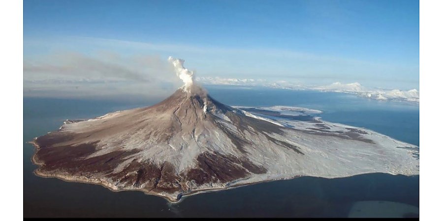 На Канарских островах началось извержение вулкана