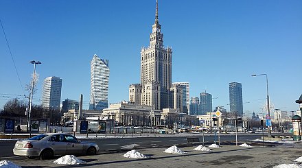 Политолог: экономика Польши впервые с 1993 года пошла на спад