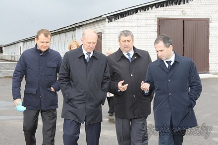 Владимир Кравцов и Михаил Бабич ознакомились с производством молочных продуктов на предприятиях-экспортерах в РФ
