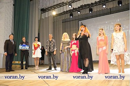 Душевно и с песней свой профессиональный праздник отметили работники культуры Вороновщины
