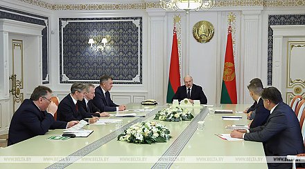 Экспорт, зарплаты и важнейшие инвестпроекты - Лукашенко собрал совещание по развитию деревообработки